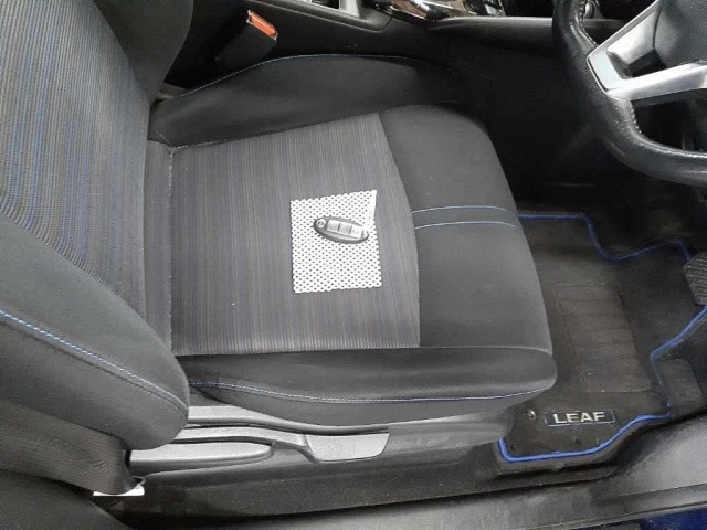 Nissan LEAF 2021 8061989-10