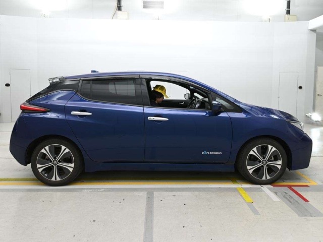 Nissan LEAF 2021 8061989-3