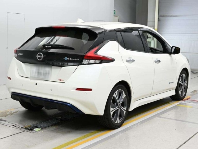 Nissan LEAF 2022 8061990-1