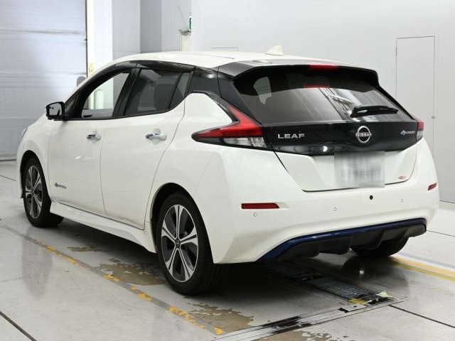 Nissan LEAF 2022 8061990-6