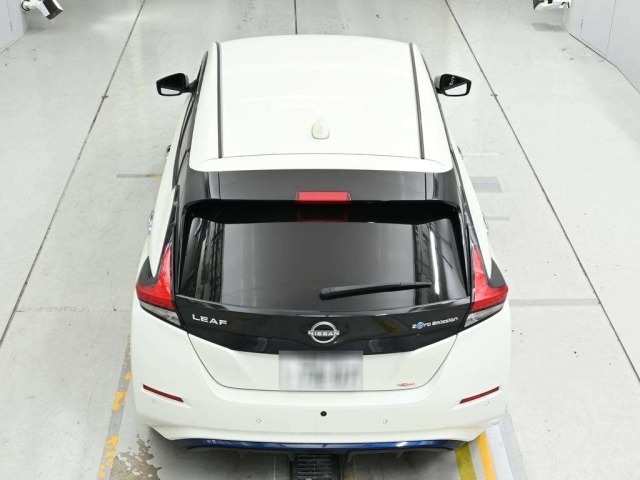 Nissan LEAF 2022 8061990-8