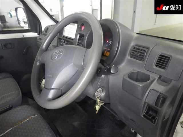 Toyota PIXIS VAN 2014 8061102-5