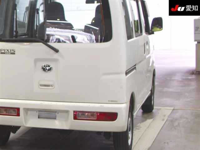 Toyota PIXIS VAN 2014 8061102-8