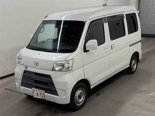 Toyota PIXIS VAN 2018 8061105-4