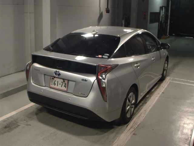 Toyota PRIUS 2016 8057513-5