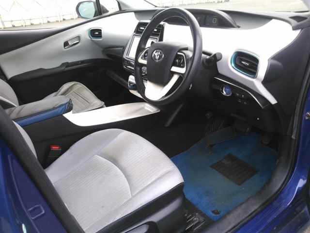 Toyota PRIUS 2016 8057514-3