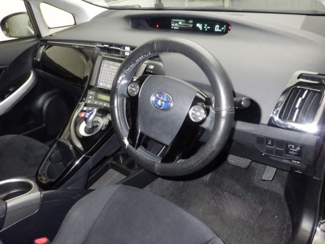 Toyota PRIUS 2015 8057573-3