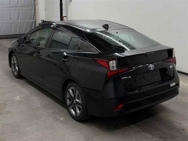 Toyota PRIUS 2021 8057692-1