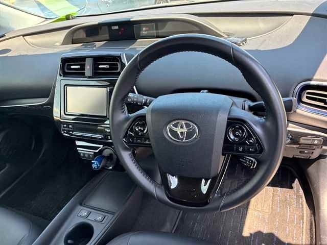 Toyota PRIUS 2021 8057692-3