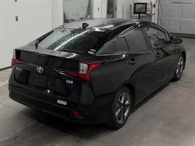 Toyota PRIUS 2021 8057692-5