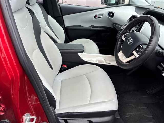 Toyota PRIUS 2016 8057693-7