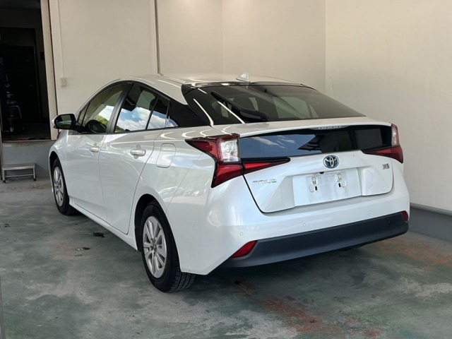 Toyota PRIUS 2022 8057697-1