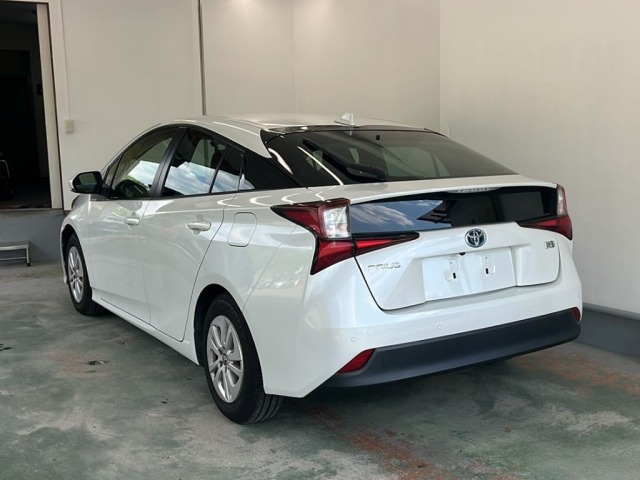 Toyota PRIUS 2021 8057698-1