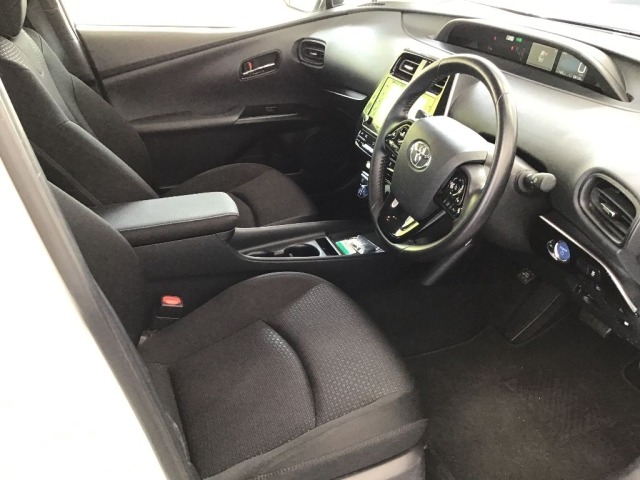 Toyota PRIUS 2021 8057698-5