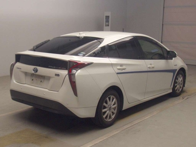 Toyota PRIUS 2017 8057699-1