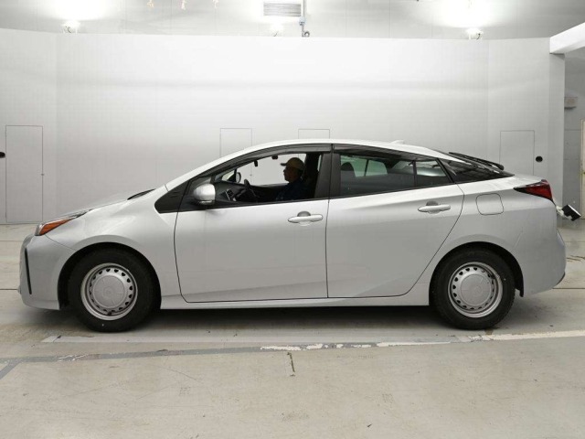 Toyota PRIUS 2021 8057747-4