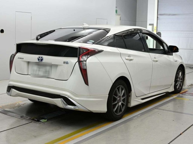 Toyota PRIUS 2018 8057750-1
