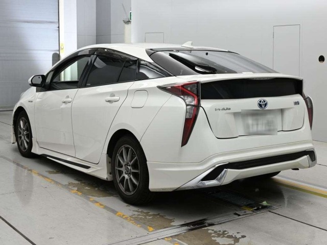 Toyota PRIUS 2018 8057750-6