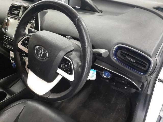 Toyota PRIUS 2018 8057750-9