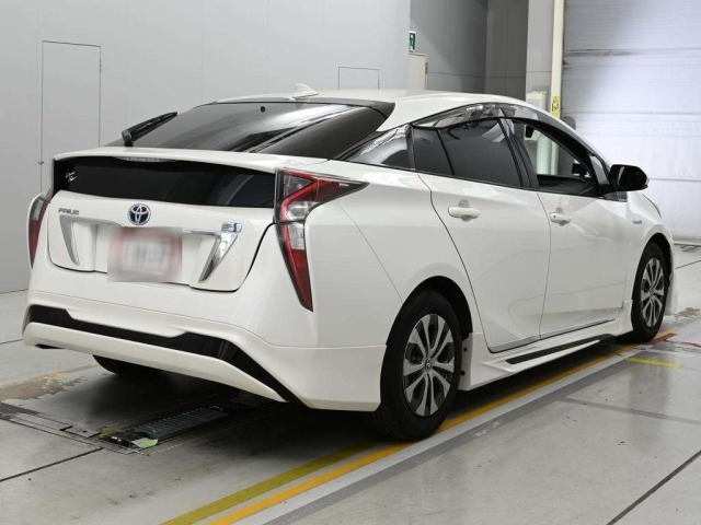 Toyota PRIUS 2016 8057757-1