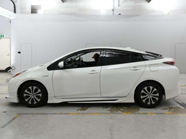 Toyota PRIUS 2016 8057757-4