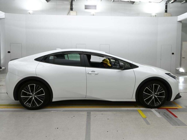 Toyota PRIUS 2023 8057765-3