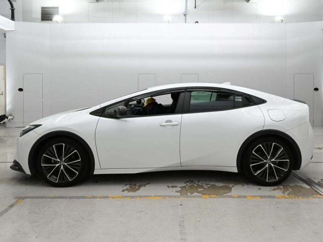 Toyota PRIUS 2023 8057765-4