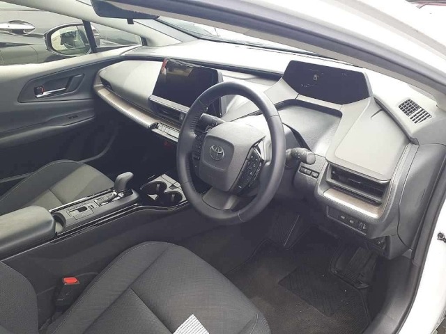 Toyota PRIUS 2023 8057765-9