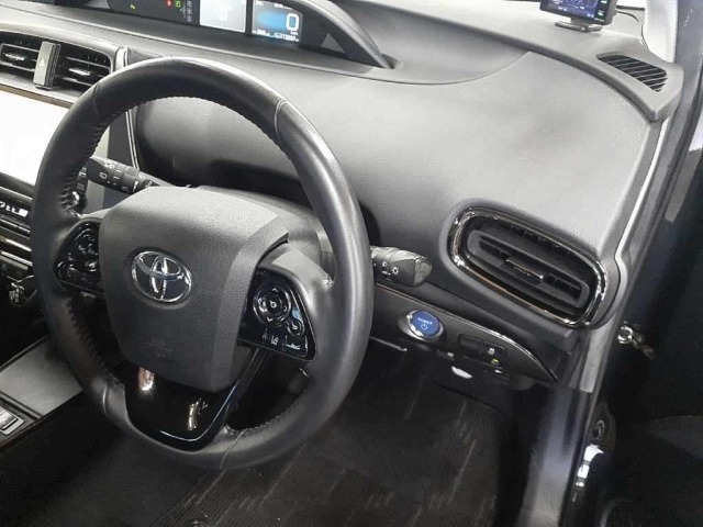 Toyota PRIUS 2021 8057766-9