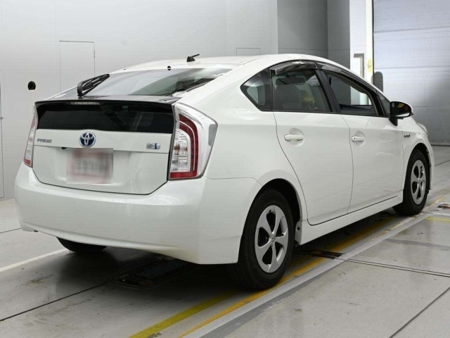 Toyota PRIUS 2014 8057775-1