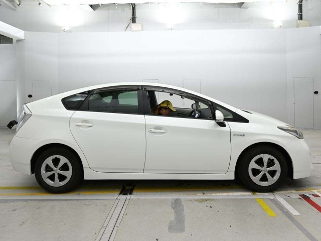 Toyota PRIUS 2014 8057775-3