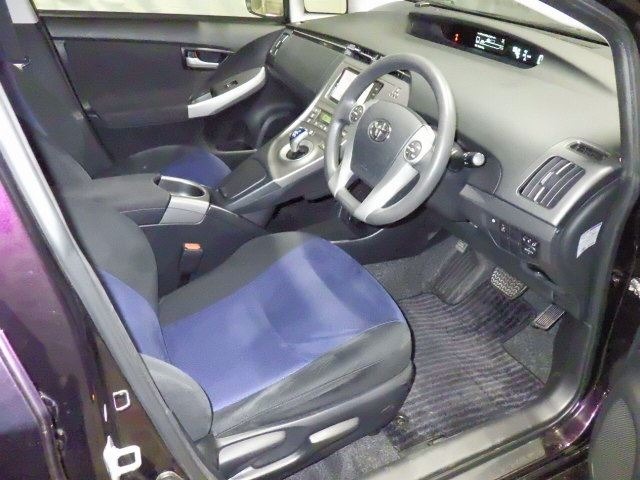 Toyota PRIUS 2015 8057782-3