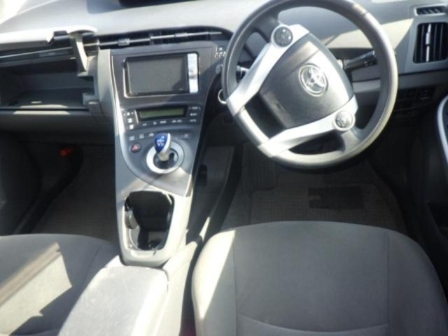 Toyota PRIUS 2011 8057812-3