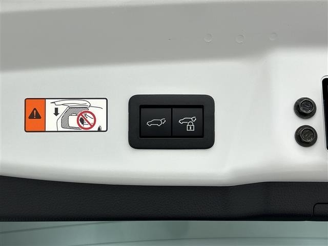 Toyota PRIUS 2023 8058780-22