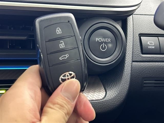 Toyota PRIUS 2023 8058783-2