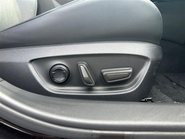 Toyota PRIUS 2023 8059254-6