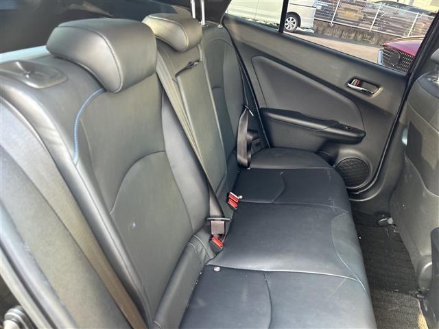 Toyota PRIUS 2017 8059325-6