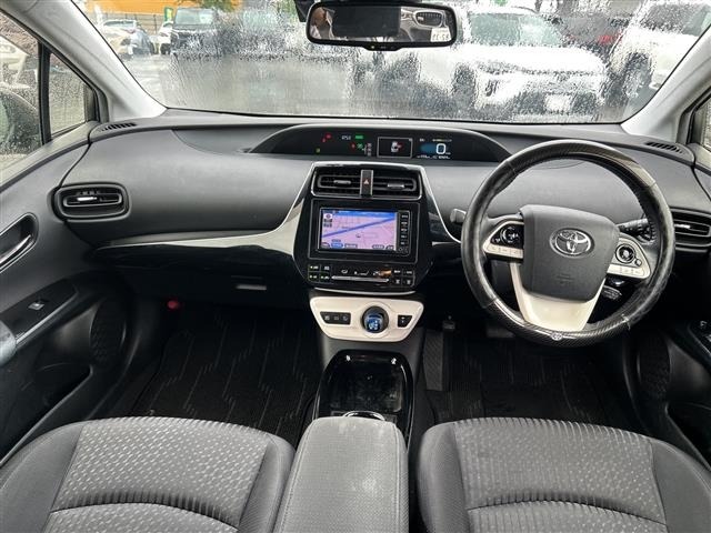 Toyota PRIUS 2017 8059393-15
