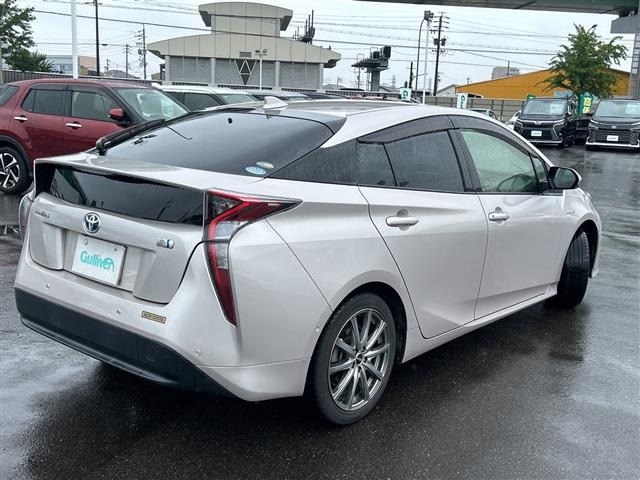 Toyota PRIUS 2017 8059393-2