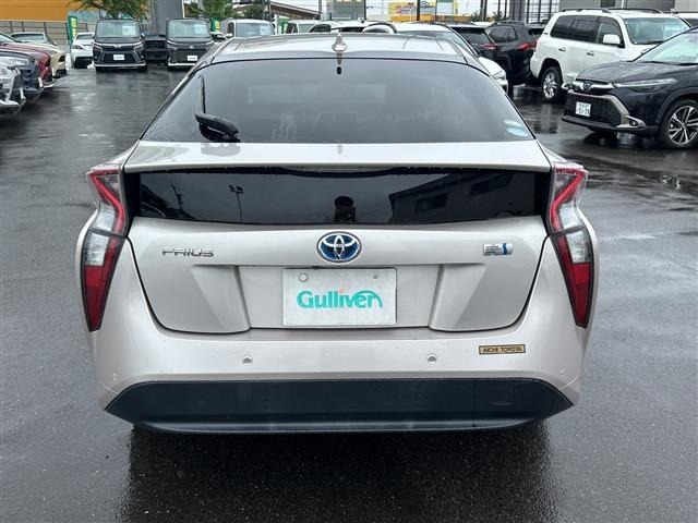Toyota PRIUS 2017 8059393-4