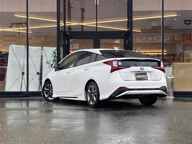 Toyota PRIUS 2022 8059533-1