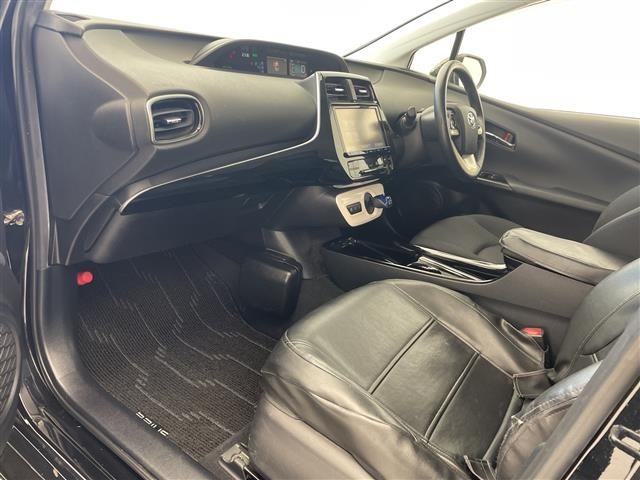 Toyota PRIUS 2018 8059876-2