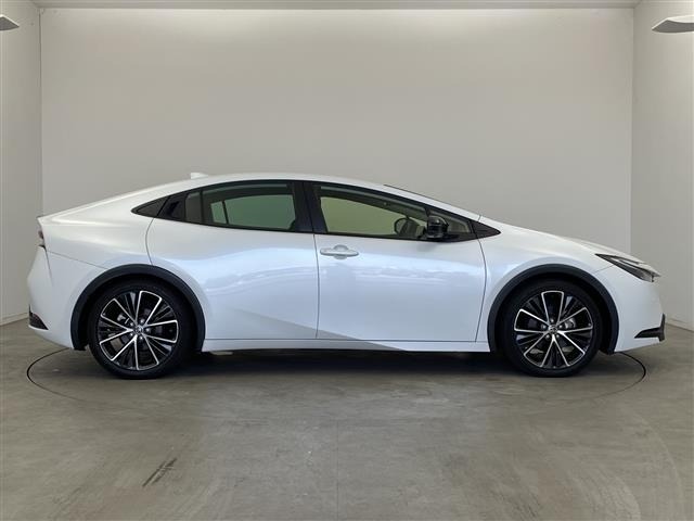 Toyota PRIUS 2023 8059896-2