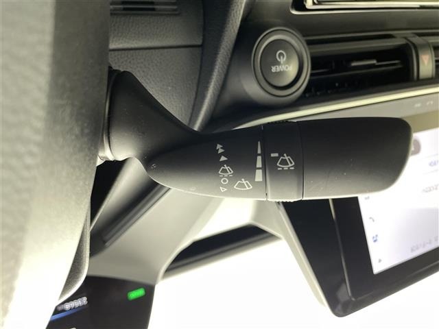 Toyota PRIUS 2025 8059923-5