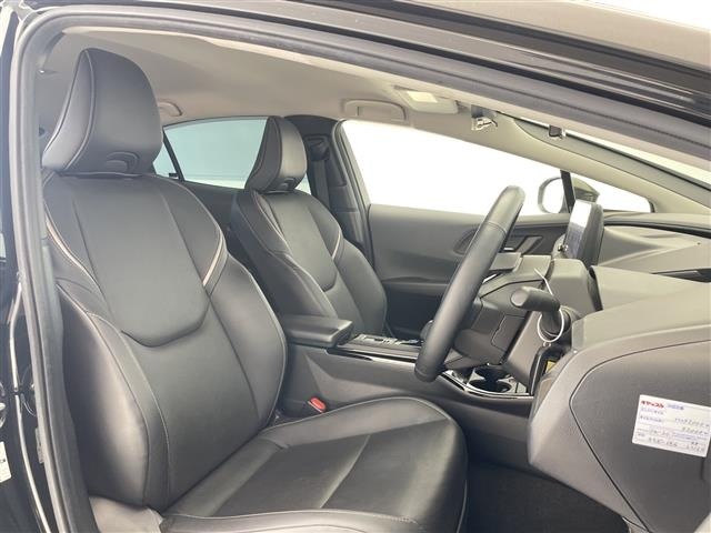 Toyota PRIUS 2023 8059996-11