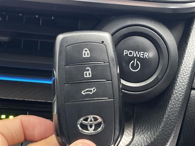 Toyota PRIUS 2023 8059996-9