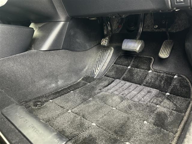 Toyota PRIUS 2017 8060003-2
