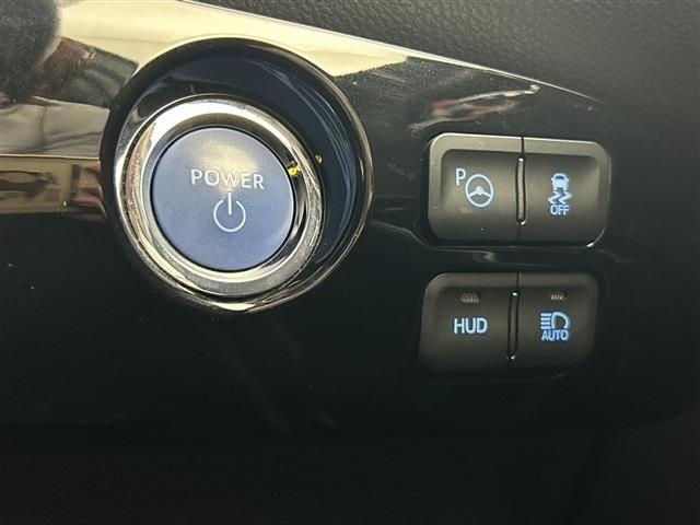 Toyota PRIUS 2017 8060003-21