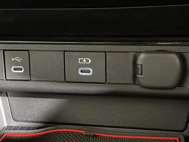 Toyota PRIUS 2023 8060020-3