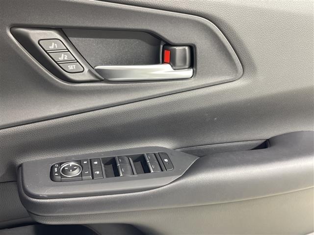 Toyota PRIUS 2023 8060020-6